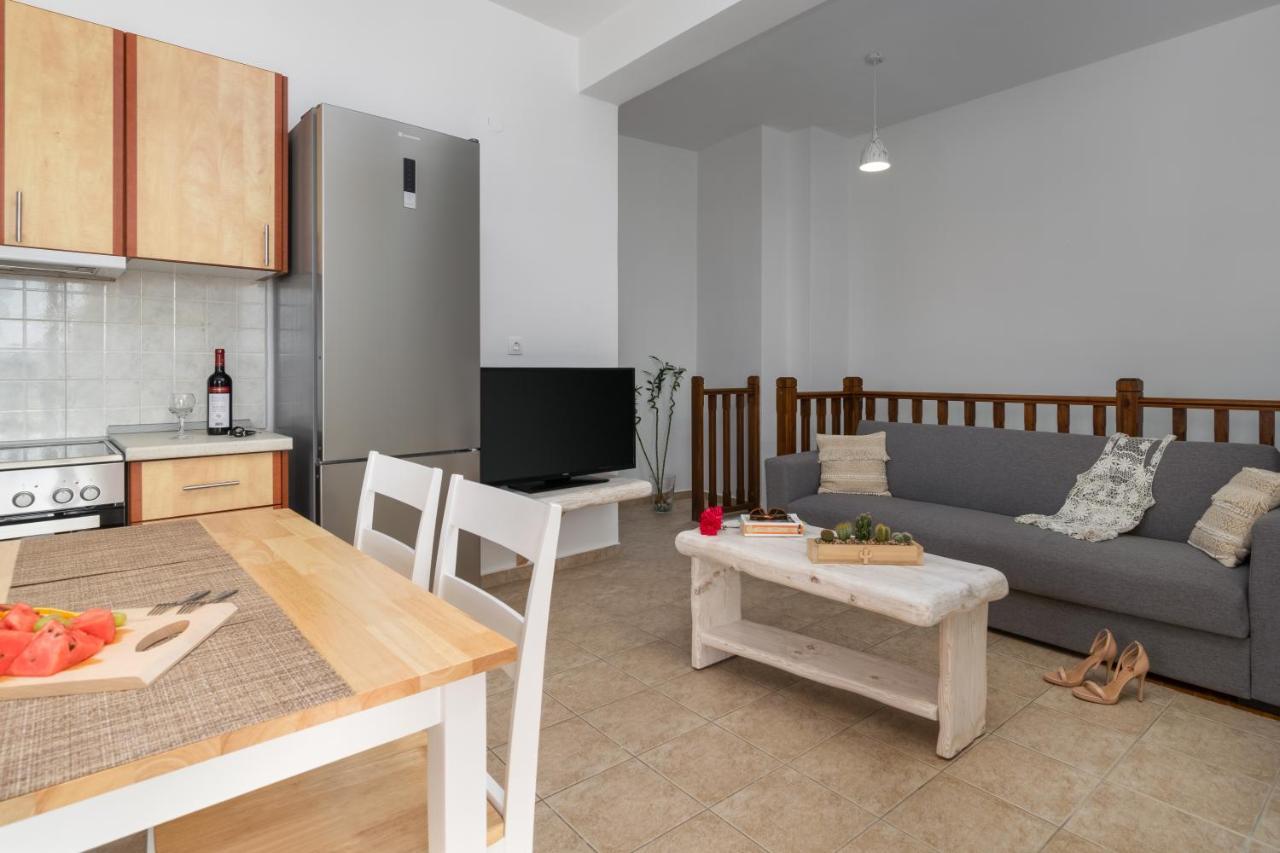 Apartamento Deluxe Sunrise Tripití Exterior foto